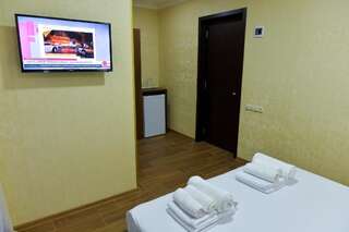 Отель Hotel Lion Уреки Двухместный номер с 1 кроватью и собственной ванной комнатой-2